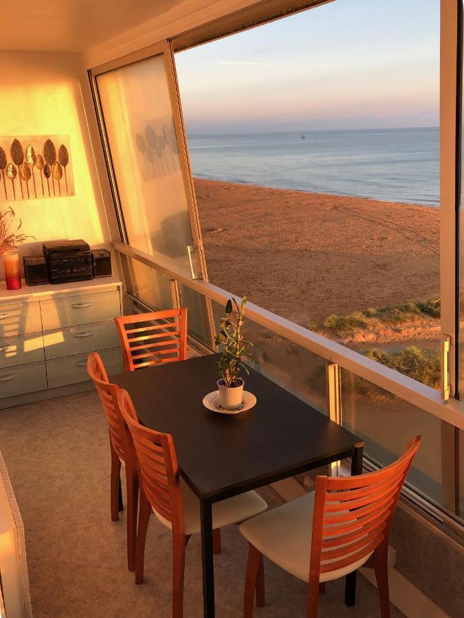 La Mouette Apartment Courseulles-sur-Mer Bagian luar foto